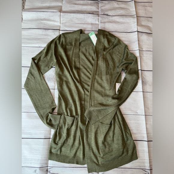 NWT Women's Pink Clover Cardigan - Picture 2 of 3